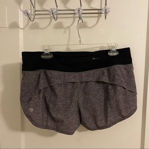 Lululemon || Hotty Hot Shorts 4”